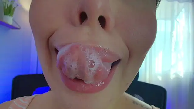 lisbet21x online show from February 6, 2025, 2:37 pm