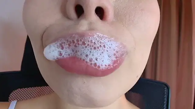 lisbet21x online show from March 13, 2026, 4:35 pm