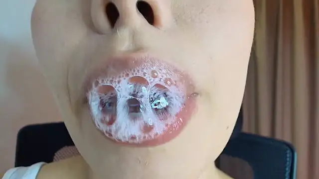 lisbet21x online show from March 25, 2026, 9:43 pm