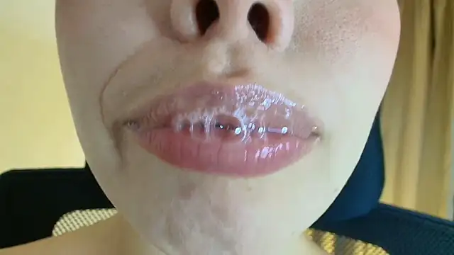 lisbet21x online show from May 15, 2026, 9:55 pm