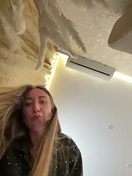 EvaCatt online show from October 7, 2025, 2:42 am