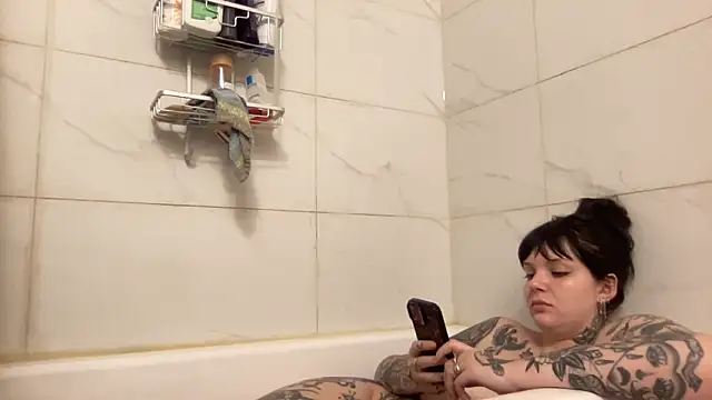 SweetMaisie online show from March 8, 2026, 2:15 am