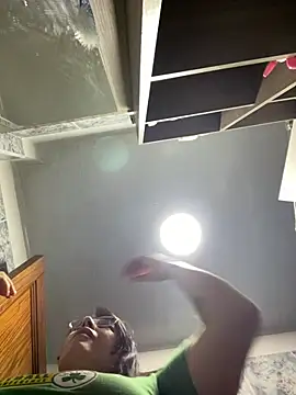 andreaisis2 online show from April 22, 2026, 7:59 pm