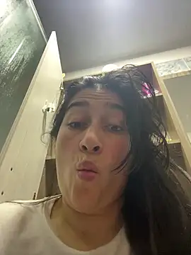 andreaisis2 online show from April 27, 2026, 4:49 pm