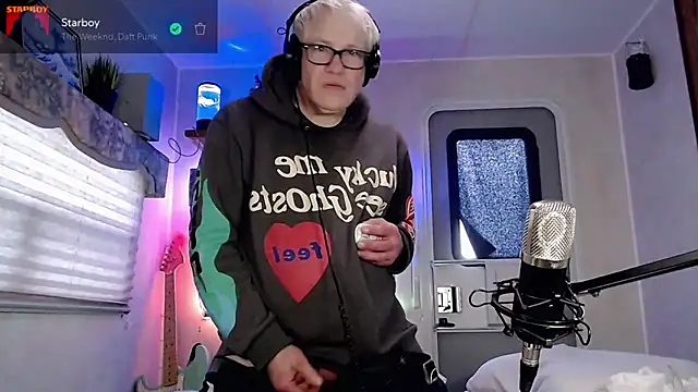 Snarfle82 online show from February 25, 2025, 7:14 pm