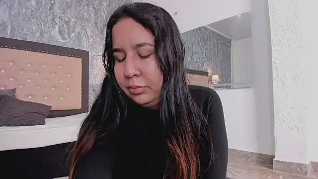 Lia sarahi online show from December 1, 2025, 12:21 pm