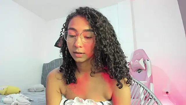Snapshot of khaliope chatting on April 12, 2026, 3:28 pm khaliope online show from April 12, 2026, 3:28 pm