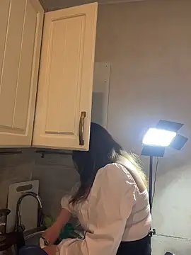 DienkaGreen online show from December 21, 2025, 9:33 pm