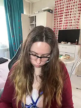 DienkaGreen online show from February 15, 2026, 1:41 pm