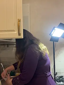 DienkaGreen online show from February 22, 2026, 1:53 pm