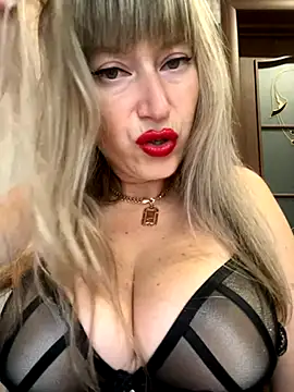 Kittenforyou online show from November 6, 2025, 9:43 am