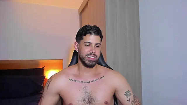 Justyn Torres online show from December 4, 2024, 10:08 pm