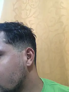 Snapshot of ElsecretodeBruno chatting on February 19, 2025, 4:44 am ElsecretodeBruno online show from February 19, 2025, 4:44 am