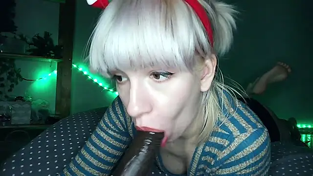 Snapshot of cruellagoth666 chatting on December 22, 2024, 4:27 pm cruellagoth666 online show from December 22, 2024, 4:27 pm