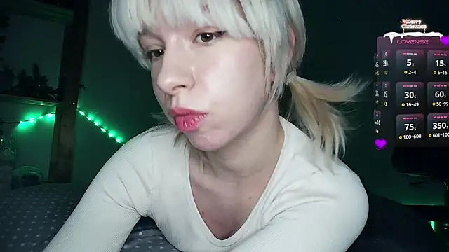 Snapshot of cruellagoth666 chatting on January 22, 2025, 4:23 pm cruellagoth666 online show from January 22, 2025, 4:23 pm