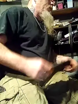 Snapshot of Kevinmc1d chatting on November 4, 2025, 6:23 am Kevinmc1d online show from November 4, 2025, 6:23 am