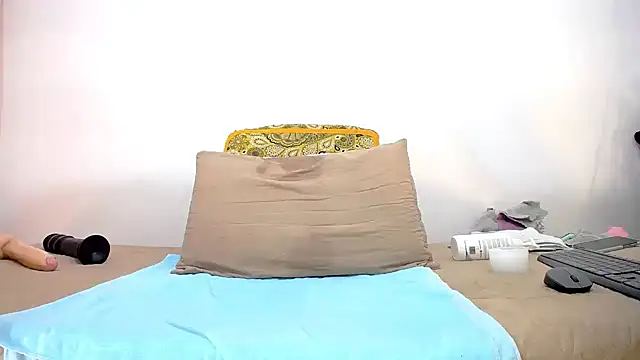 isabella-yumm online show from December 15, 2024, 10:26 pm