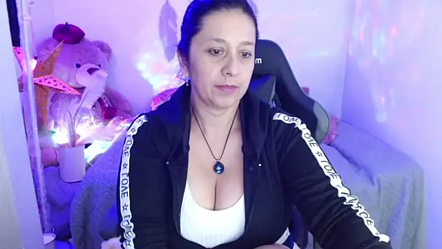 Snapshot of camilalatti chatting on March 29, 2026, 1:38 am camilalatti online show from March 29, 2026, 1:38 am