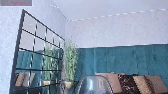 cintiagreyx online show from February 9, 2026, 11:36 am