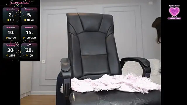 LillieSoonKim online show from December 23, 2024, 6:44 am