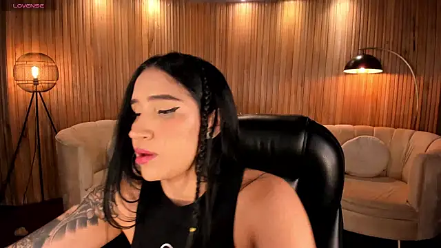 Snapshot of NickyLawson chatting on October 9, 2025, 3:59 am NickyLawson online show from October 9, 2025, 3:59 am