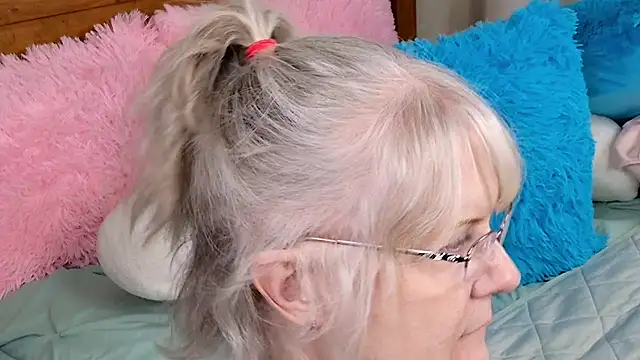 Snapshot of Kaitlyn_Winters chatting on January 16, 2025, 1:16 am Kaitlyn Winters online show from January 16, 2025, 1:16 am