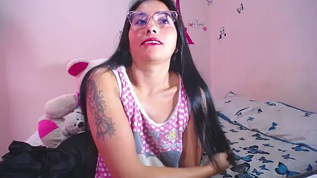 Snapshot of hanna_girl21 chatting on February 19, 2026, 12:01 pm hanna girl21 online show from February 19, 2026, 12:01 pm