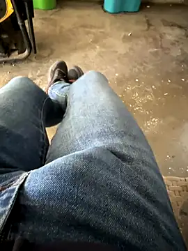 MAHKE12 online show from October 13, 2025, 8:36 am