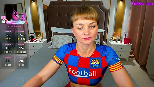 annasimonsj online show from November 17, 2025, 1:00 am