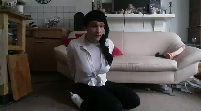 Snapshot of Sissy_naomi chatting on December 10, 2024, 9:55 am Sissy naomi online show from December 10, 2024, 9:55 am