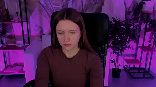 JennyDens online show from December 18, 2024, 2:32 am