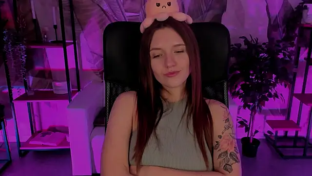 JennyDens online show from December 18, 2024, 9:04 am