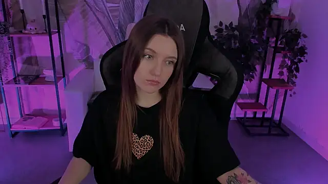 JennyDens online show from March 4, 2025, 2:17 am