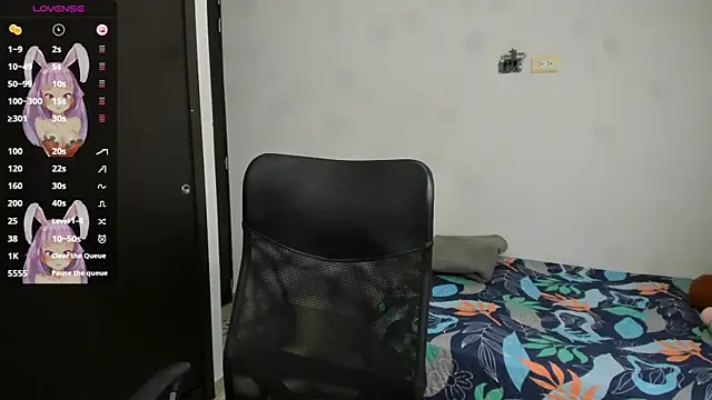 evelyx69x online show from December 11, 2024, 9:45 pm