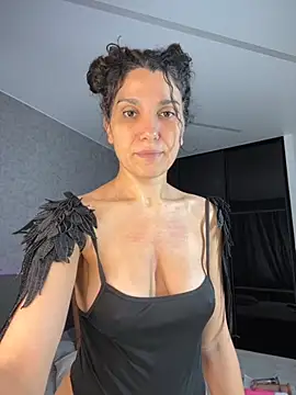 Snapshot of _CurlySue_ chatting on September 30, 2025, 10:31 am CurlySue online show from September 30, 2025, 10:31 am