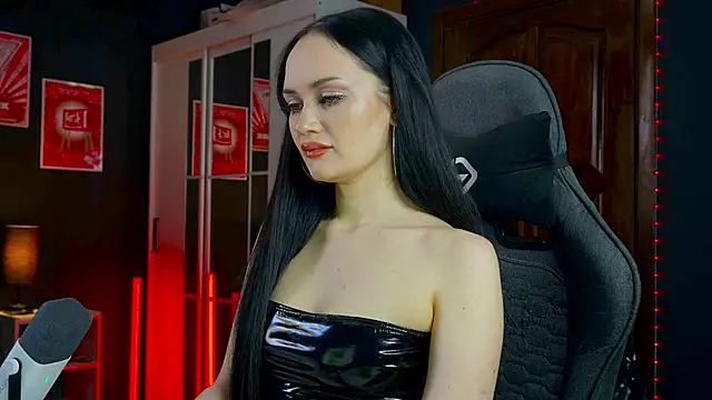 QueenAliss online show from February 21, 2026, 6:25 am