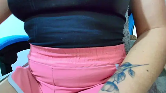 Snapshot of klylls_squirt_ chatting on February 16, 2026, 7:43 pm klylls squirt online show from February 16, 2026, 7:43 pm