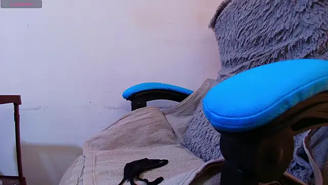 klylls squirt  online show from June 1, 2026, 7:15 pm