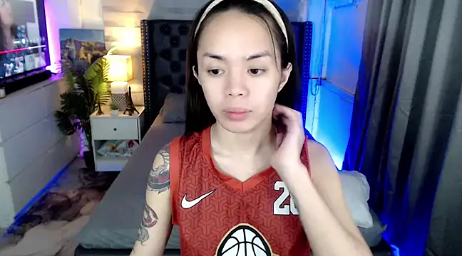 SweetCheska19 online show from February 21, 2025, 10:15 pm