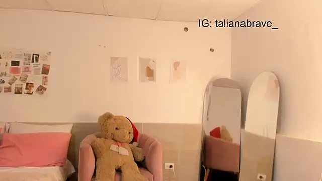 ValienteGirl  online show from October 5, 2025, 3:05 am