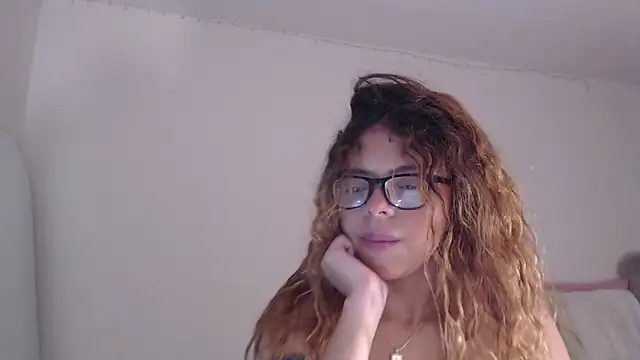 ValienteGirl  online show from April 8, 2026, 1:38 am