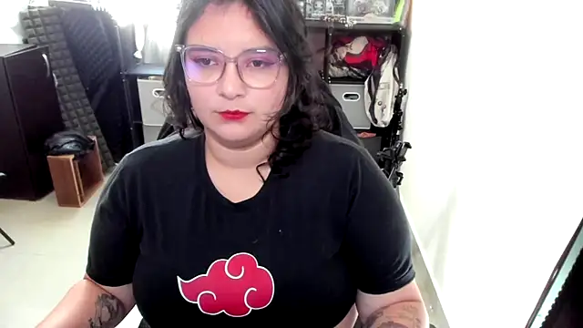 aika-dreams online show from October 30, 2025, 1:23 pm