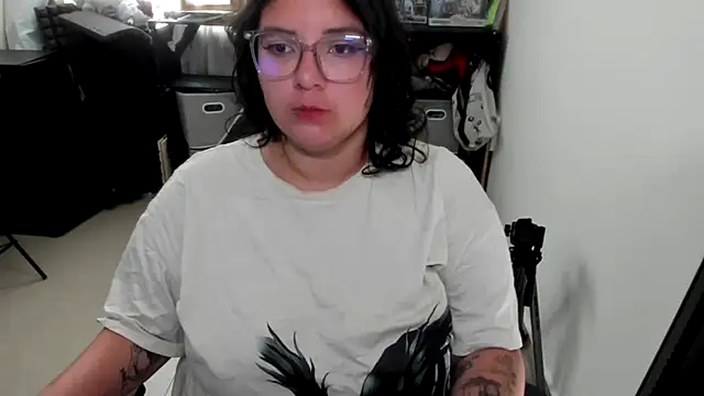 aika-dreams online show from November 6, 2025, 1:34 pm