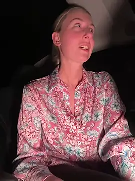 CutieEmy online show from December 25, 2024, 5:37 pm