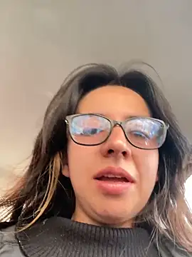 Maggie Fox3 online show from April 1, 2026, 3:31 pm