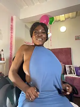 karinacortes online show from April 15, 2026, 12:17 am