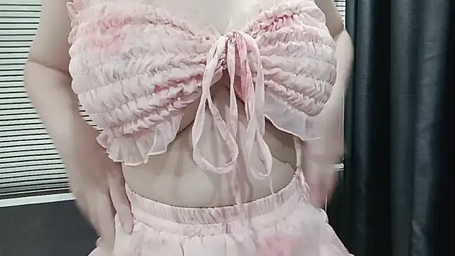 Snapshot of pelue chatting on October 13, 2025, 1:27 am pelue online show from October 13, 2025, 1:27 am