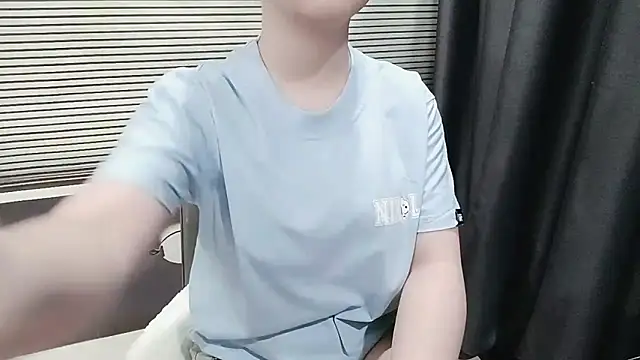 Snapshot of pelue chatting on October 28, 2025, 1:20 am pelue online show from October 28, 2025, 1:20 am