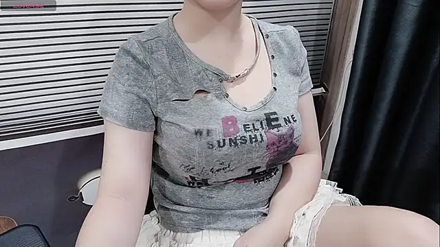 pelue online show from April 17, 2026, 1:19 am