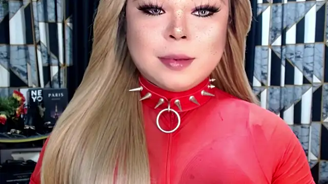 Snapshot of Mistress_DOMnicaaxx chatting on December 5, 2025, 6:11 am Mistress DOMnicaaxx online show from December 5, 2025, 6:11 am